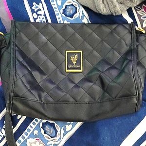 Brand:Younique Color:Black